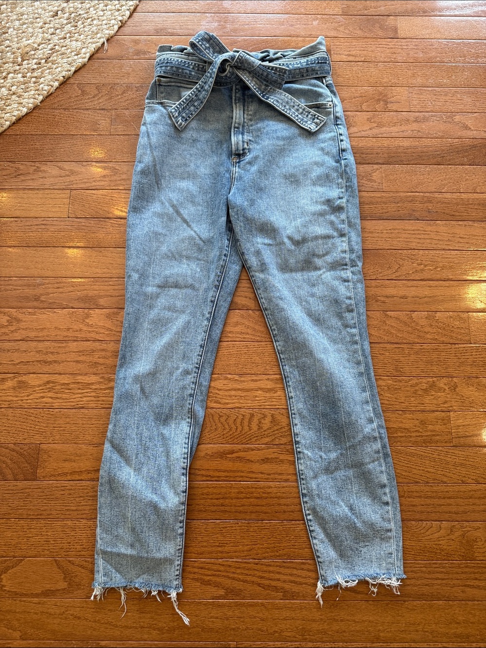 Abercrombie & Fitch High-Rise Paperbag Belted Jeans super skinny ankle 27size 4